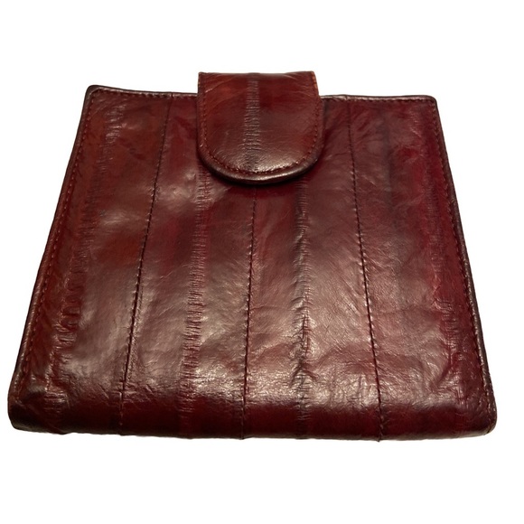 Genuine Eel Red Rust with Gold Metal Twist Snap Closure Vintage Pocket Wallet. - Picture 6 of 6